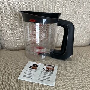 OXO Black and Transparent Measuring Jug